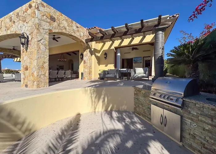 Villa Ocean & Desert Hacienda Charm